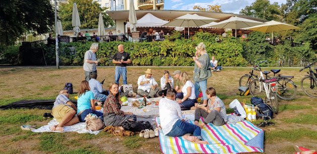 Wein Picknick im Park